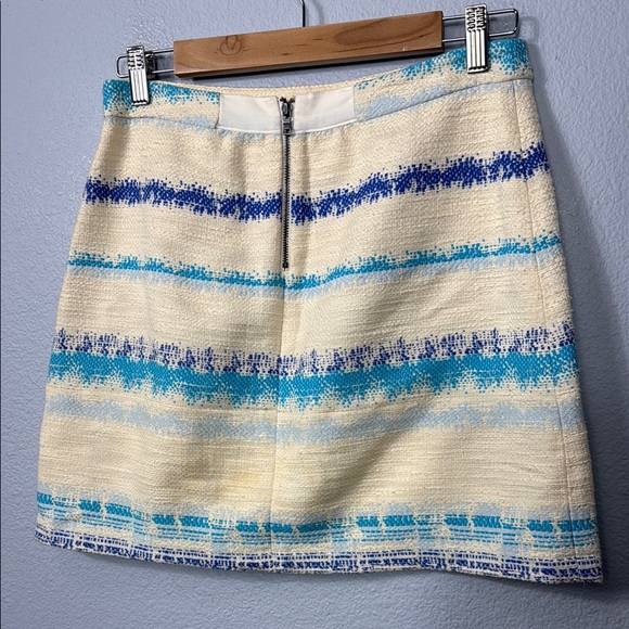 Alice + Olivia Eli Ivory Tweed Mini Skirt - Picture 3 of 9